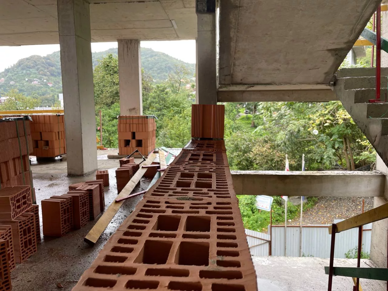 11.10.2023 — Concreting of the roof slab has been carried out at Elite Family Residence.